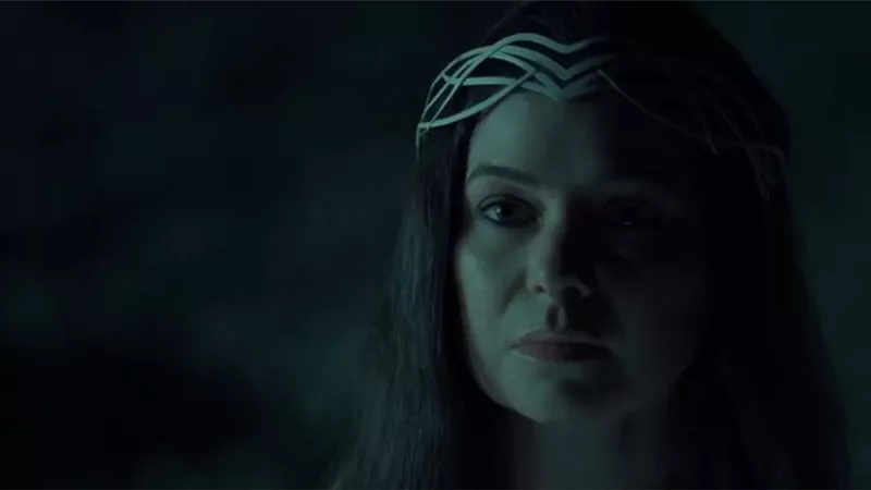 يسرا اللوزي تفدي صابر بنفسها في 
