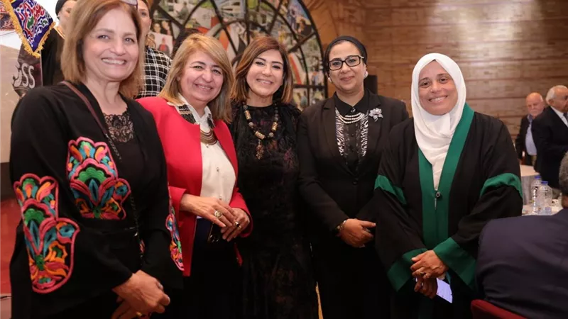 المستشارة أمل عمار تشيد بدور الهيئة الإنجيلية في دعم قضايا المرأة