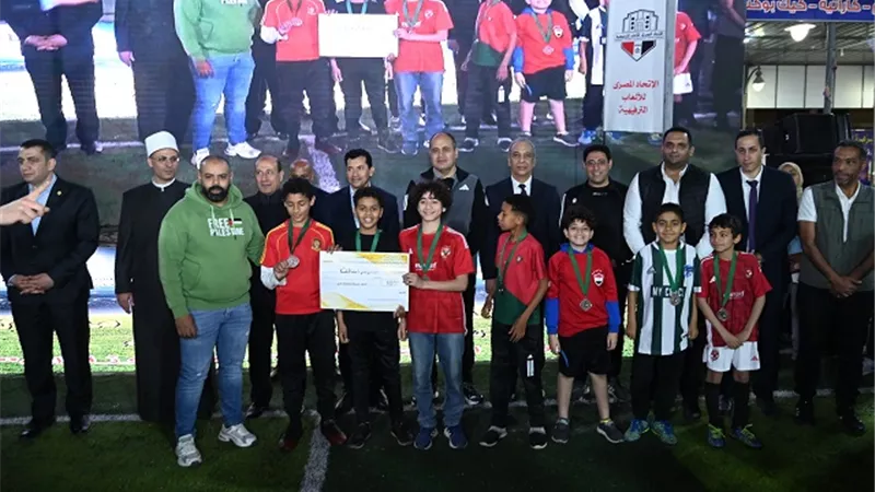 وزير الشباب يشهد ختام الدورة الرمضانية للعاملين بالوزارات وأسرهم