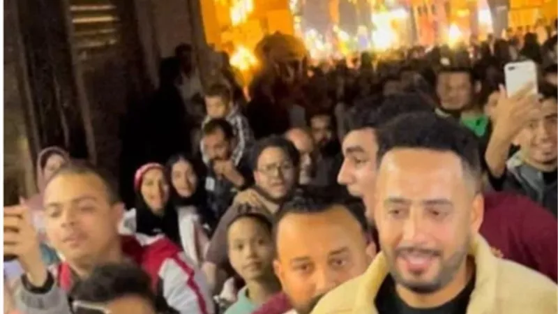 عصام السقا يحتفل بنجاح شخصية 