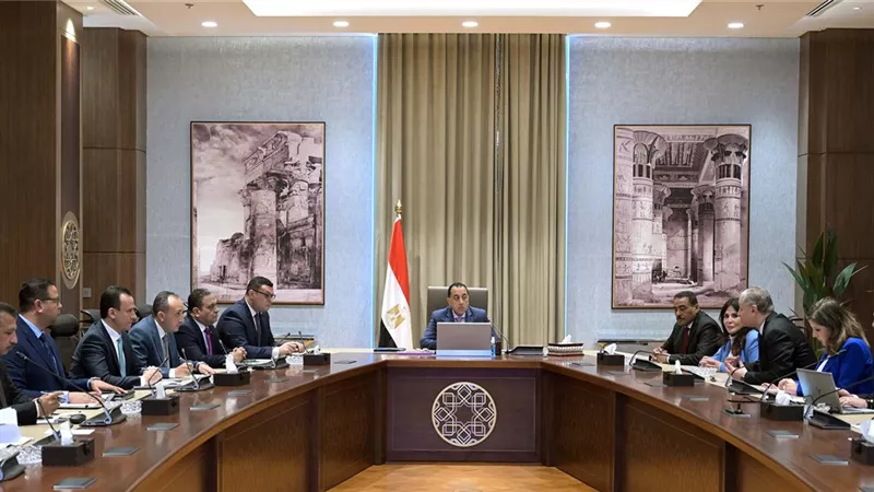 مدبولى يتابع أعمال تطوير الساحل الشمالي الغربي من غرب رأس الحكمة