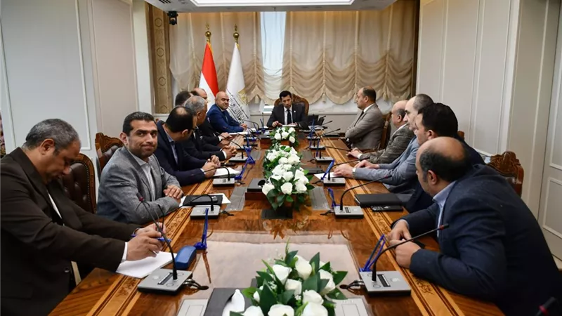 وزير الشباب يبحث الفرص الاستثمارية مع مسئولي نادي 6 أكتوبر