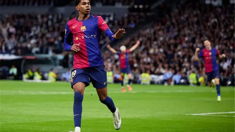 تشكيل برشلونة لمباراة أوساسونا بالدورى الإسبانى .. موقف يامال