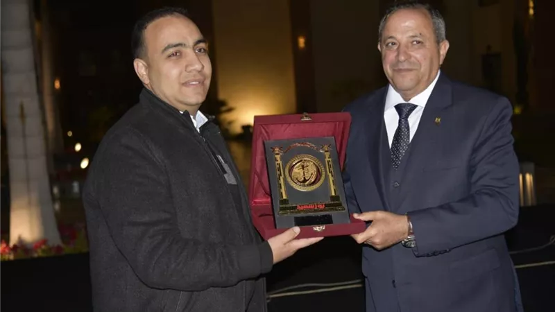 محافظ بورسعيد يشارك القيادات التنفيذية والسياسية الإفطار الرمضاني