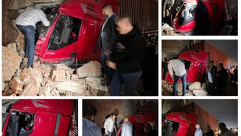 محافظ القليوبية يتابع حادث اصطدام مقطورة بشرفة منزل بكفر شكر