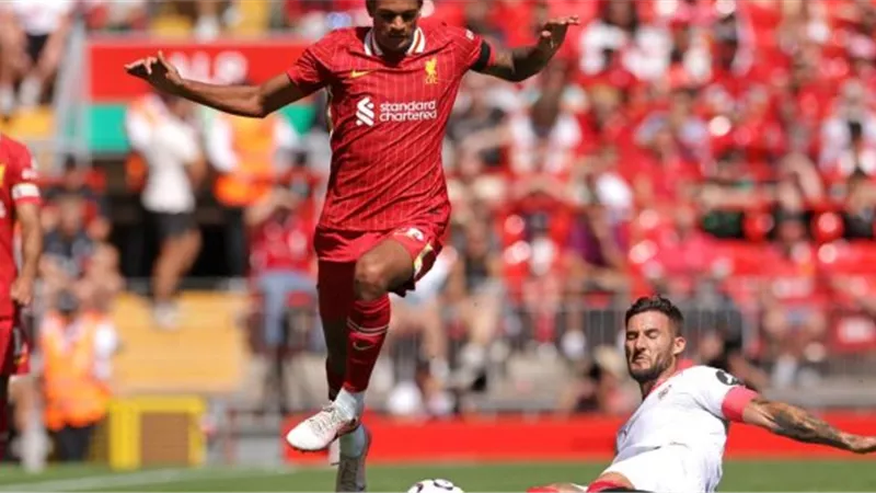مدافع ليفربول يقترب من الانضمام الى نيوكاسل مقابل 30 مليون إسترلينى
