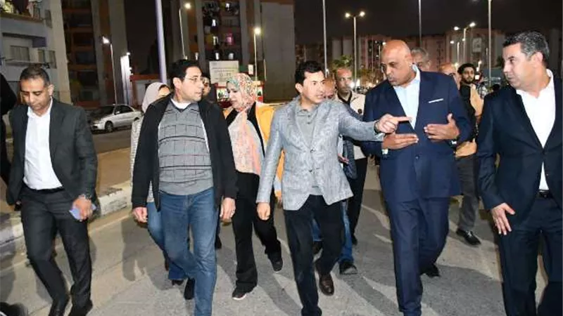 وزير الرياضة يتفقد الأعمال التطويرية بحمام سباحة بمركز التنمية الشبابية بالأسمرات