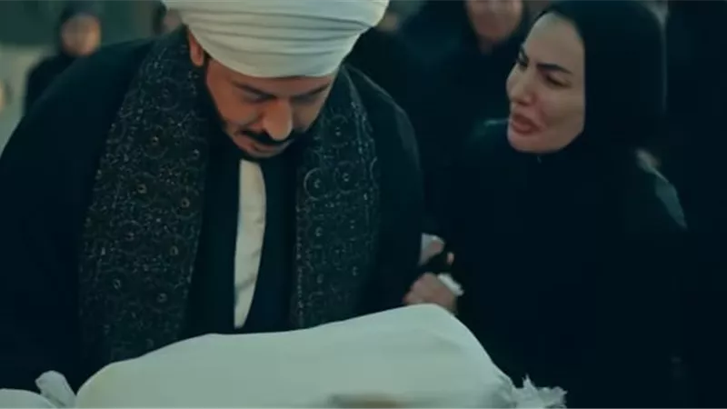 مشهد مؤثر لدفن حكيم باشا طفله وانهياره بالبكاء فى الحلقة ٢٨