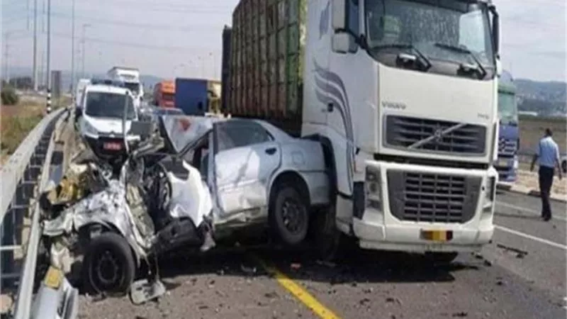 مصرع 3 وإصابة آخر في تصادم بطريق مرسى علم - القصير