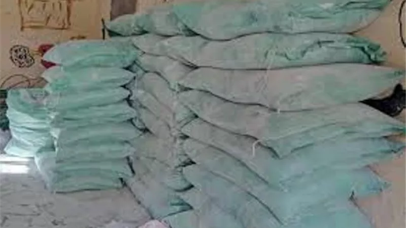 ضبط 100 طن دقيق مدعم قبل بيعها بالسوق السوداء