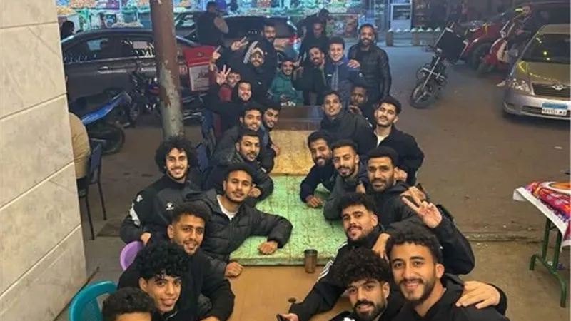 سحور جماعى للاعبى المنصوره بعد الفوز على الاتصالات