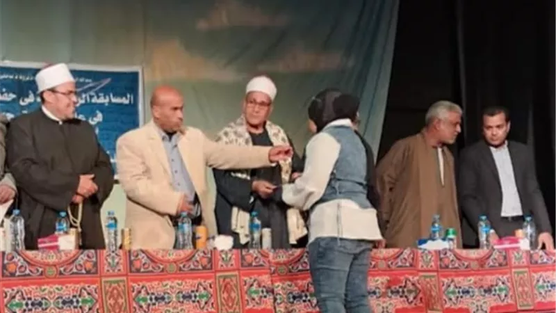تكريم حفظة القرآن الكريم بالزينية والمدامود