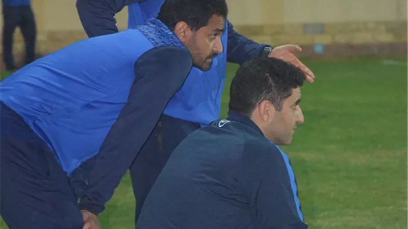الداخليه يطالب بحكام دوليين