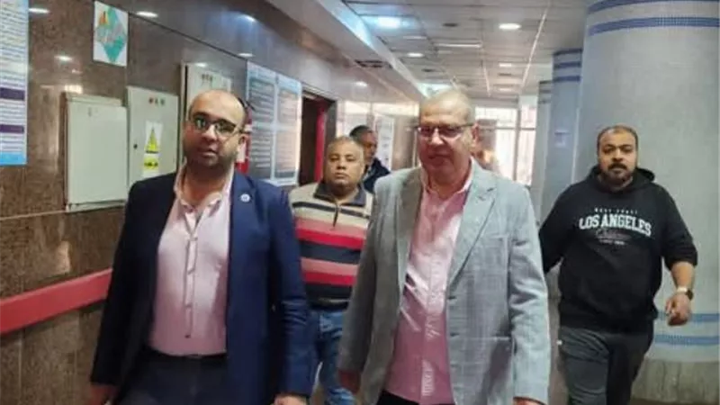 مدير صحة دمياط يفاجئ المستشفى العام ويشيد بالخدمات وإنتظام العمل