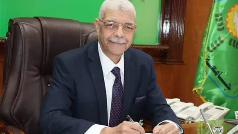 طلاب جامعة المنوفية ينجحون في محو أمية 102 ألف مواطن