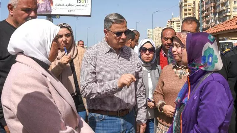إزالة كافة الاشغالات الحاجبة للرؤية من جميع الشواطىء بالاسكندرية