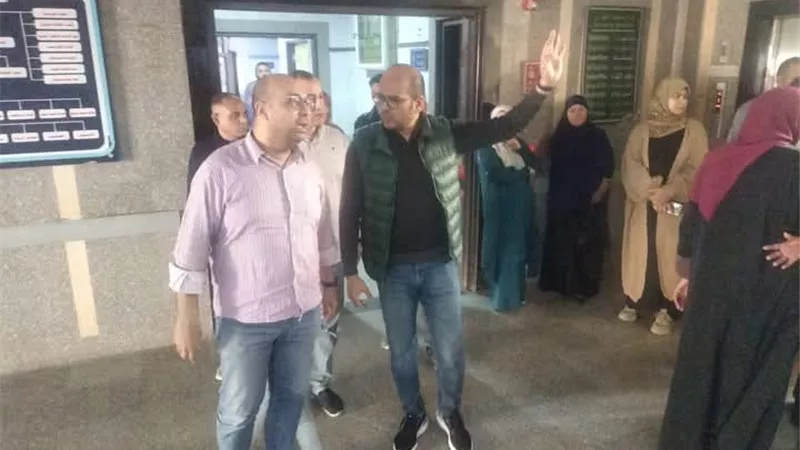 مدير صحة دمياط يفاجئ مستشفى كفر سعد المركزى
