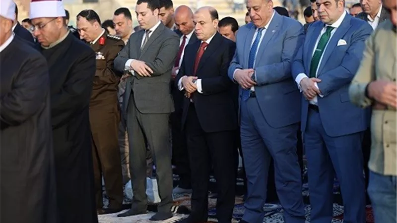 محافظ كفرالشيخ يؤدي صلاة عيد الفطر المبارك بساحة سيتي كلوب
