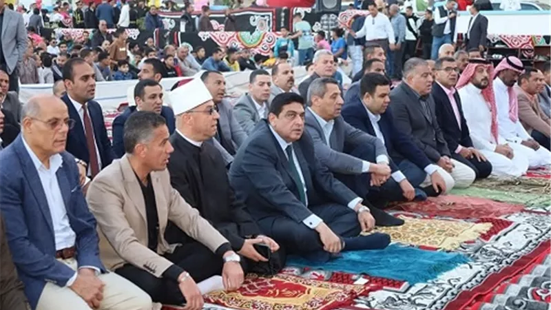 السوايسة يؤدون صلاة عيد الفطر بساحة حديقة الخادين بحي فيصل