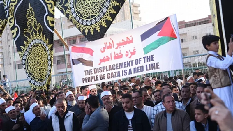صلاة العيد في مطروح مظاهرة لمؤازرة اخواننا في فلسطين