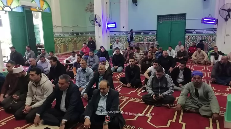 رئيس ميناء دمياط أدى صلاة العيد مع العاملين وتفقد حركة التشغيل