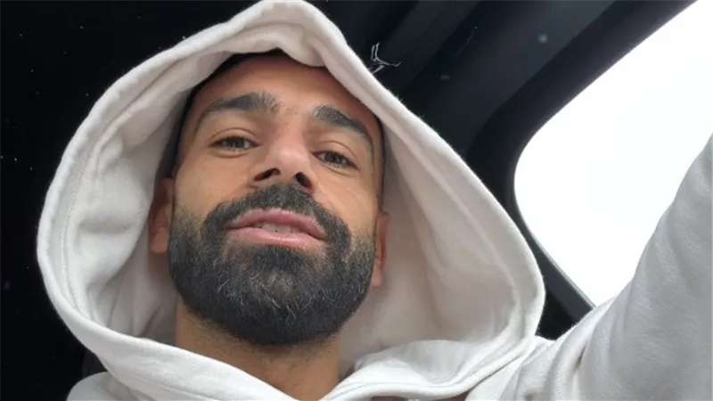 عيد سعيد علينا كلنا.. محمد صلاح يهنئ متابعيه.. شاهد
