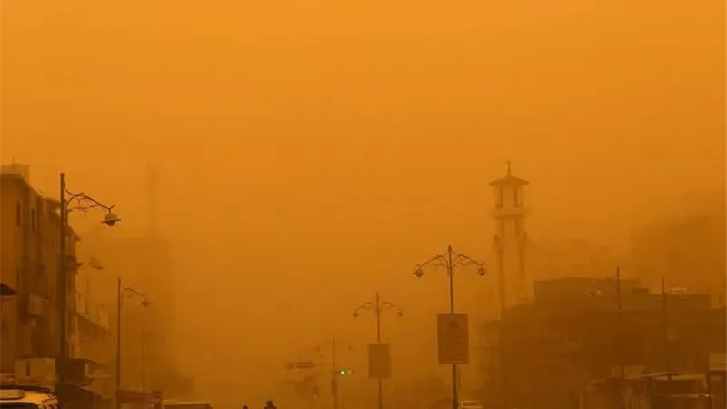 مطروح تحذر المواطنين الابتعادعن اللافتات والأعمدة الايلة للسقوط