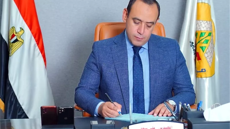 شاهد بالصور.. أحدث مشروعات تطوير ورفع كفاءة الطرق داخل مدينة 15 مايو