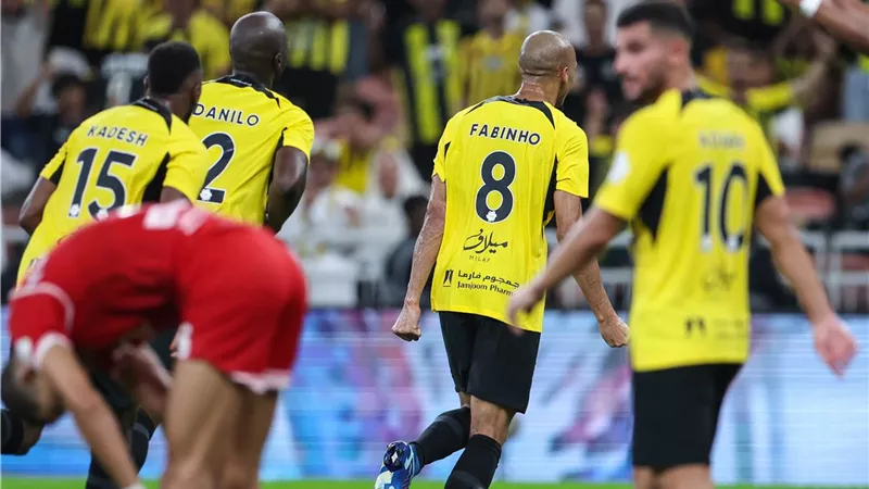 الاتحاد يتفوق على الشباب بهدف فى الشوط الأول