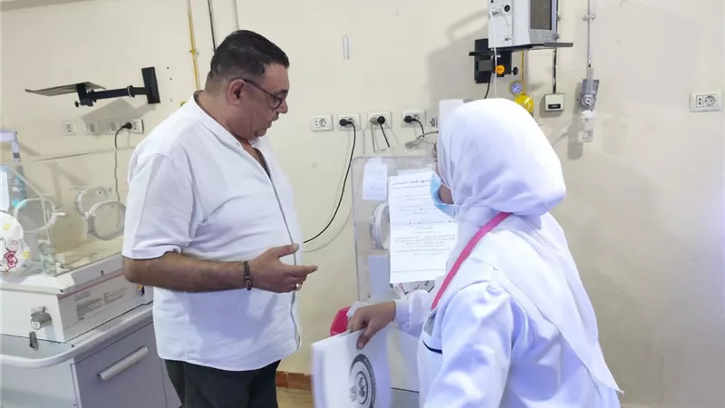 وكيل صحة الأقصر يتفقد أعمال المبادرات الرئاسية بوحدة العديسات