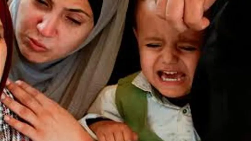 19 شهيدًا فلسطينيًا بينهم 9 أطفال في قصف عيادة للأونروا