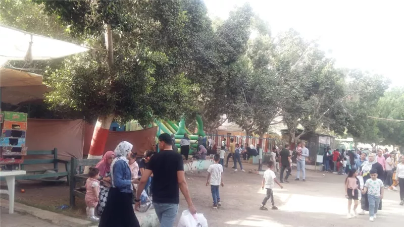 إقبال متزايد على الممشى السياحى وحدائق الشرقية