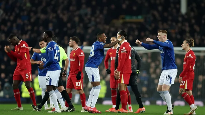 مباشر مباراة ليفربول وإيفرتون فى الجولة 30 بالبريميرليج