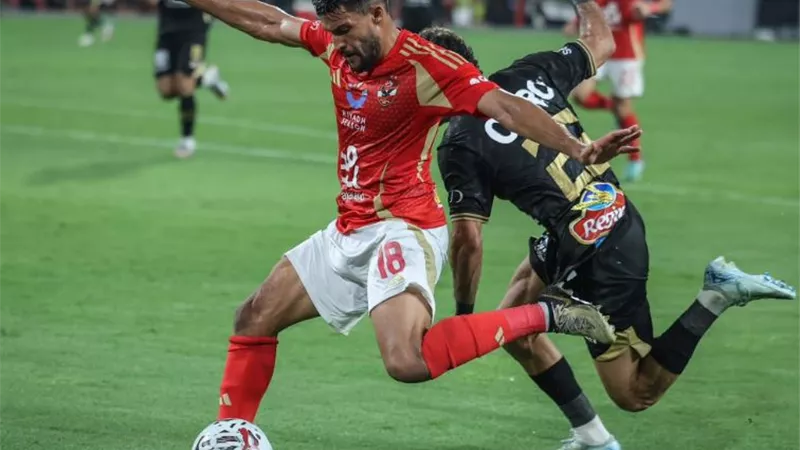العروض الخليجية تنهال على نجم الأهلي.. و