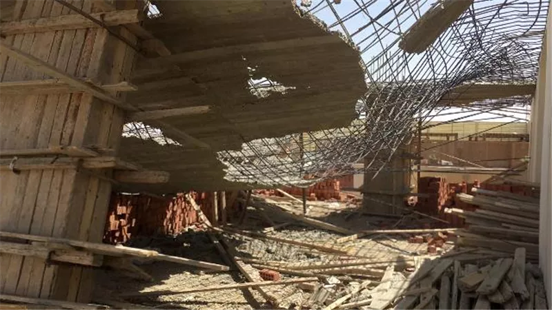 خلال أيام عيد الفطر.. جهاز مدينة الشروق ينفذ إزالة فورية لمبنى.. فيديو