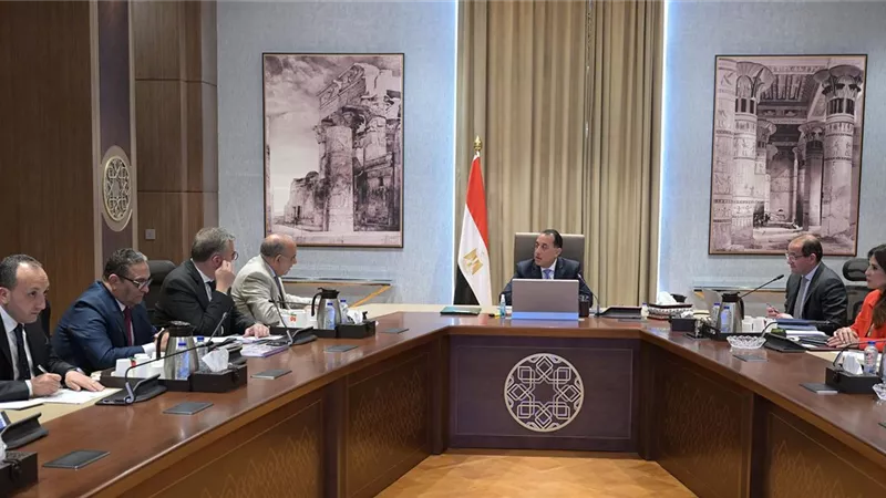رئيس الوزراء يتابع عددا من الموضوعات المتعلقة بملف الطاقة