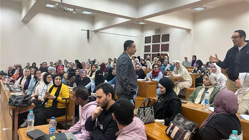 بدء الفصل الدراسي الثاني بمركز جامعة القاهرة للتعليم المدمج