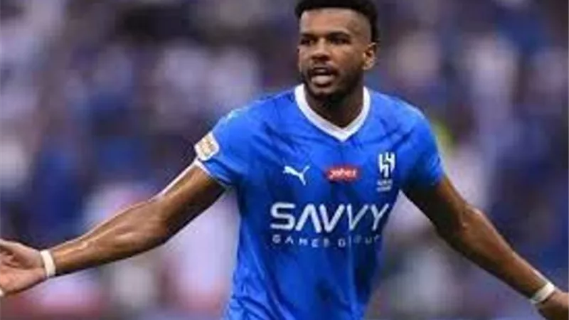 علي البليهي يقلص الفارق بالهدف الأول للهلال أمام النصر