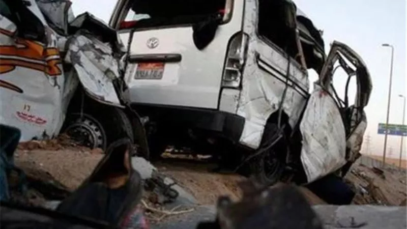 إصابة 12 من بينهم 6 أطفال في انقلاب ميكروباص بالمنيا