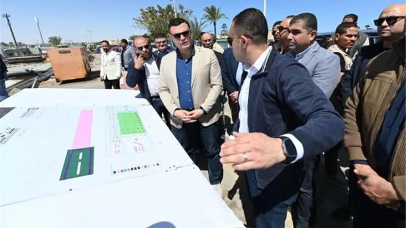 وزير الإسكان يتفقد مشروعات رفع كفاءة الكبارى والبوابات بمارينا