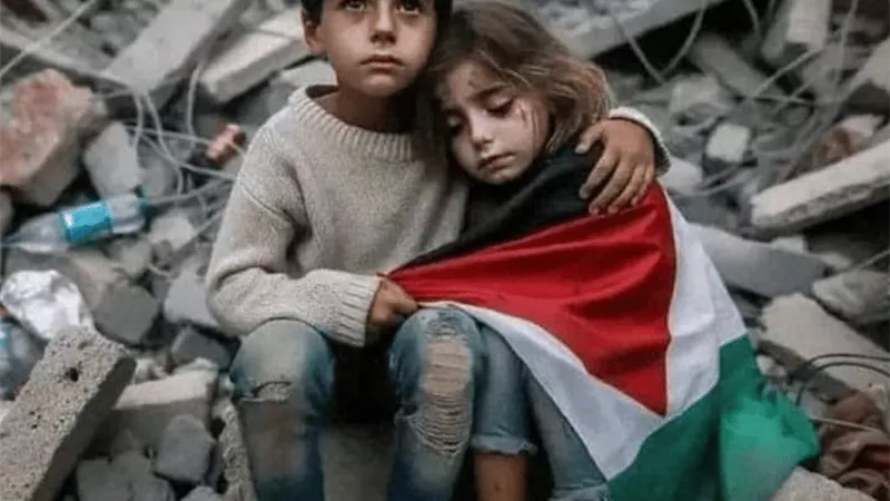 العالم يحتفل بيوم اليتيم وغزة تنزف أطفالها