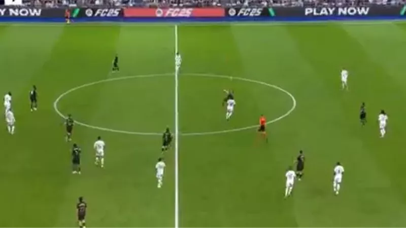 فالنسيا يفوز على ريال مدريد بهدفين لهدف ويمنح برشلونة هدية اللقب
