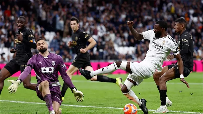 رجل مباراة ريال مدريد وفالنسيا في الدوري الإسباني
