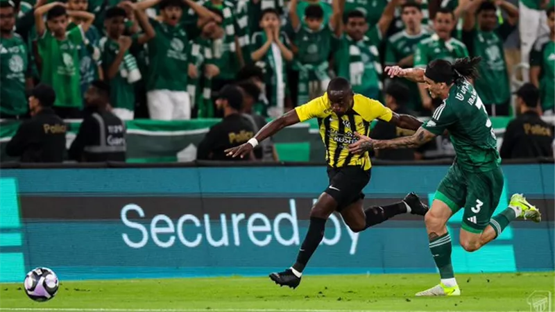 الاتحاد يخطف التعادل أمام الأهلي في ديربي الدوري السعودي