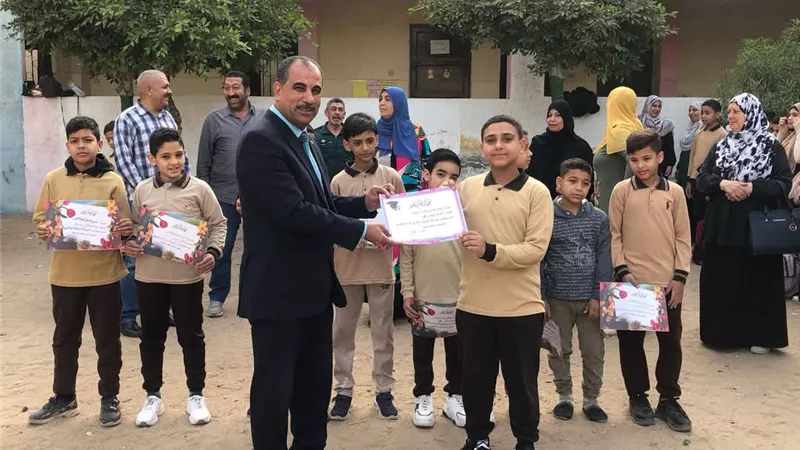 انتظام الدراسه في مدارس الخانكة