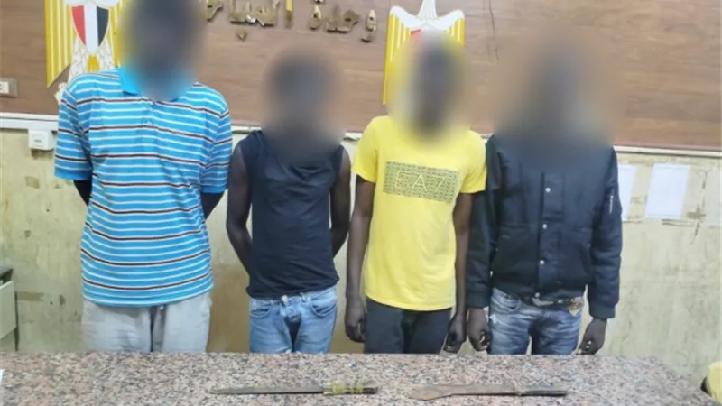 مشاجرة بالأسلحة البيضاء بسبب معاكسة فتاة بين أجانب فى عين شمس