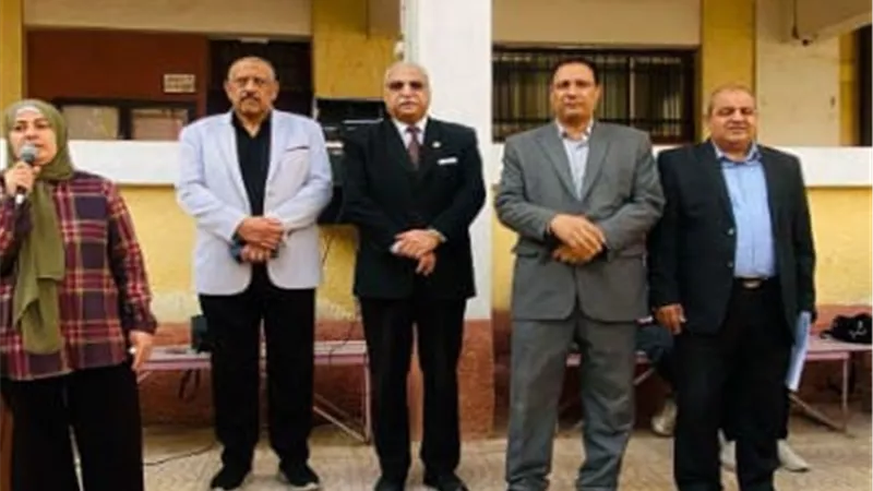 مدير تعليم القليوبية يتابع انتظام الدراسة بمدرسة ام المؤمنين ببنها
