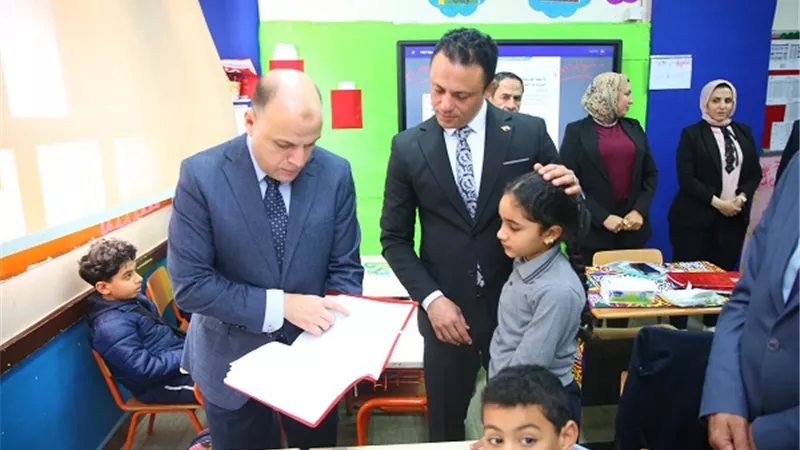 محافظ كفرالشيخ يتفقد المدرسة الرسمية الدولية