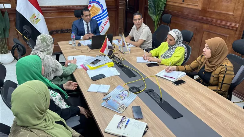 نائب المحافظ يبحث عبر الفيديو كونفرانس تعزيز صناعات قنا التراثية