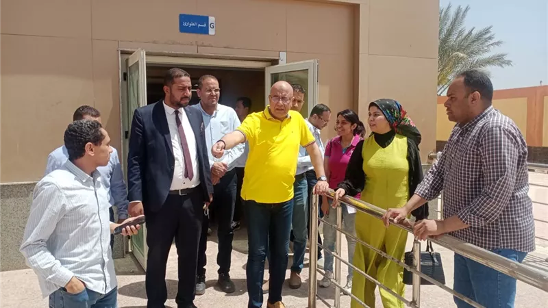 وكيل الوزارة يُجري جولة تفقدية موسعة داخل مستشفي أبوتشت الجديدة